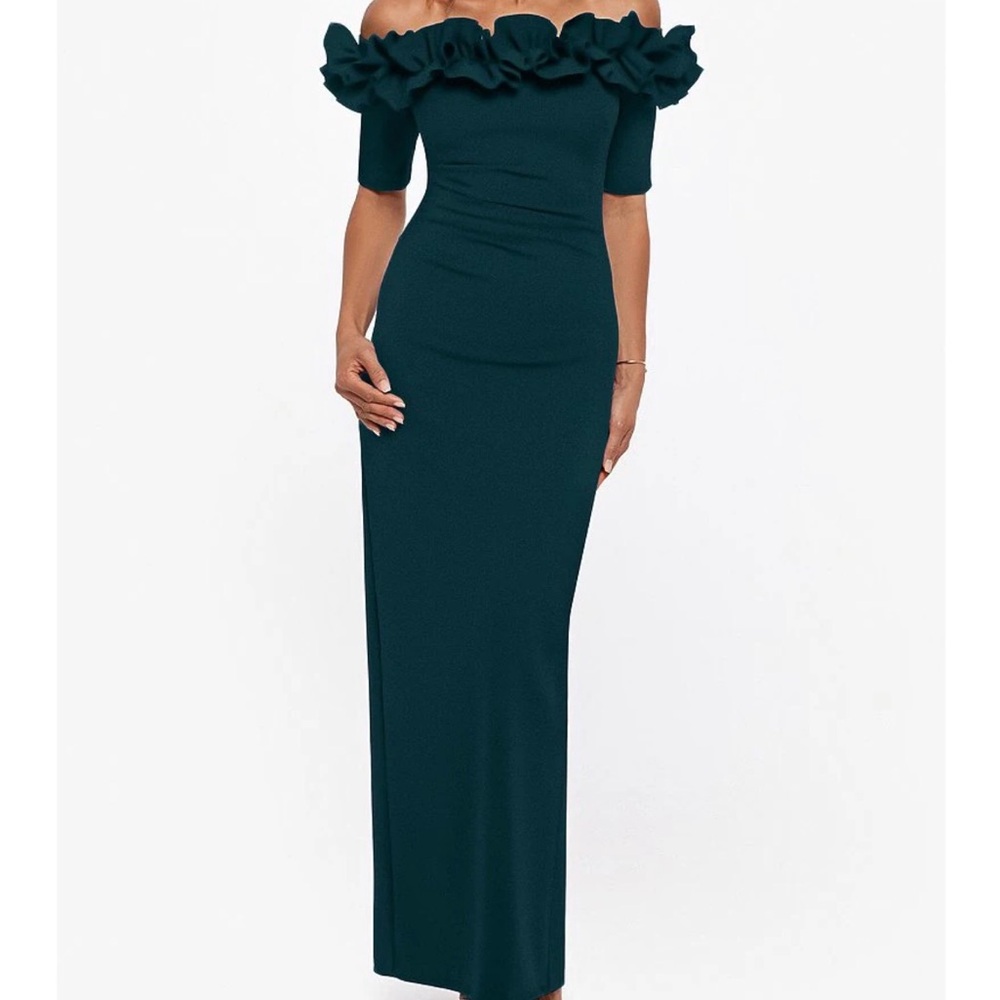 Elegant Off-Shoulder Maxi Dress in Forest Green